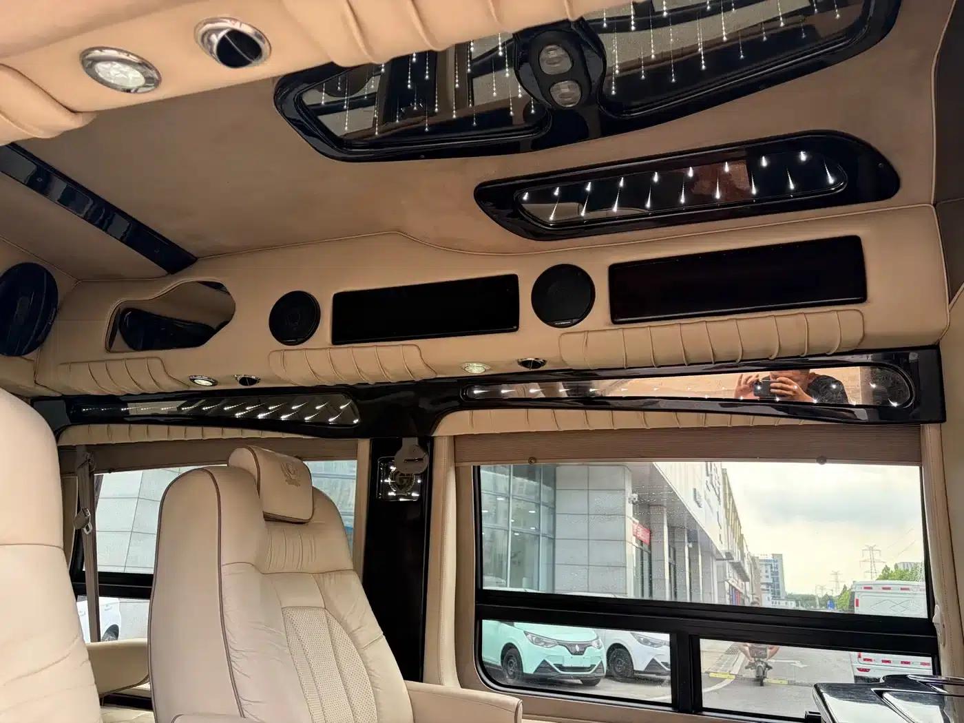 2013 SAVANA 5.3L Leader Edition — миниатюра 12
