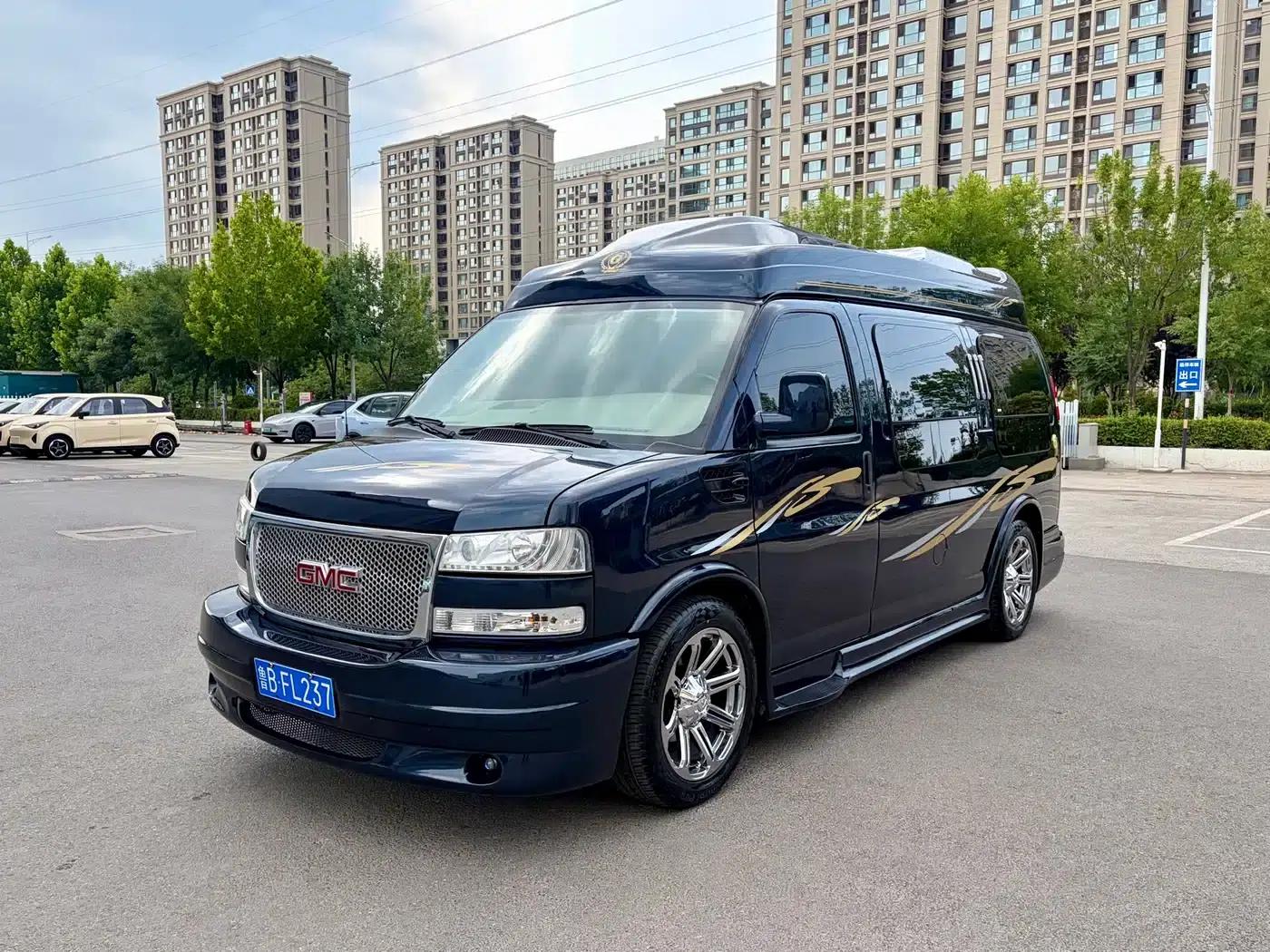 2013 SAVANA 5.3L Leader Edition — миниатюра 3