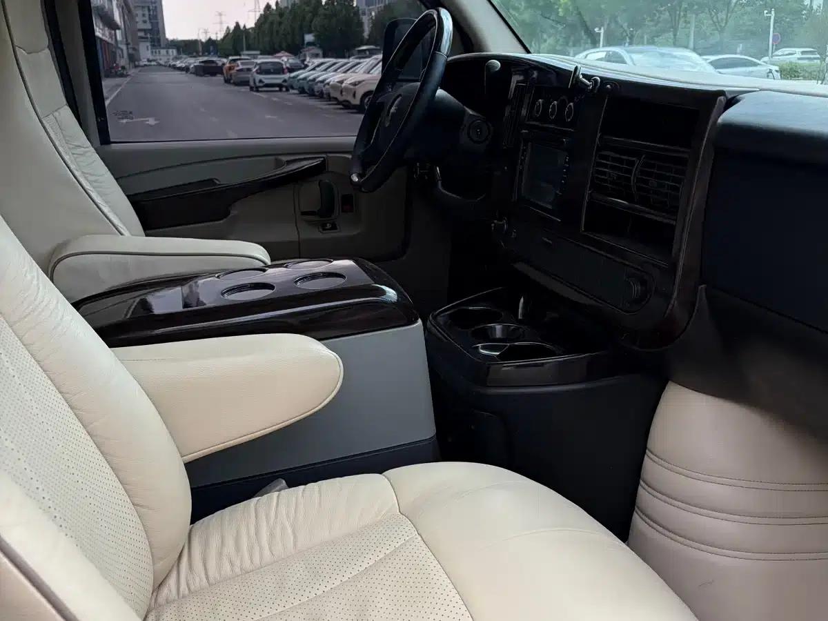 2013 SAVANA 5.3L Leader Edition — миниатюра 8
