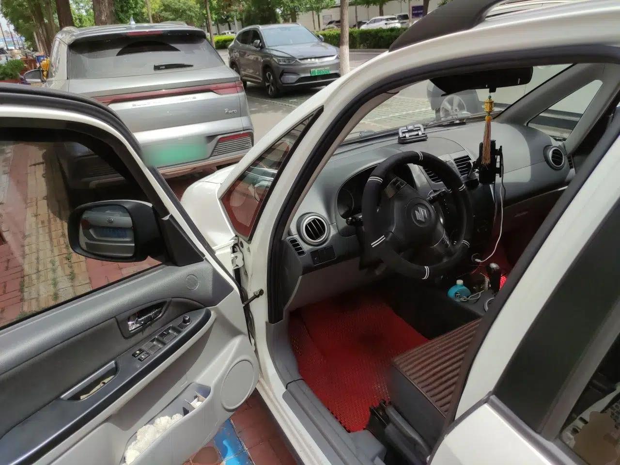 Suzuki SX4 2013 1.6L Automatic CoolRide Model — миниатюра 16