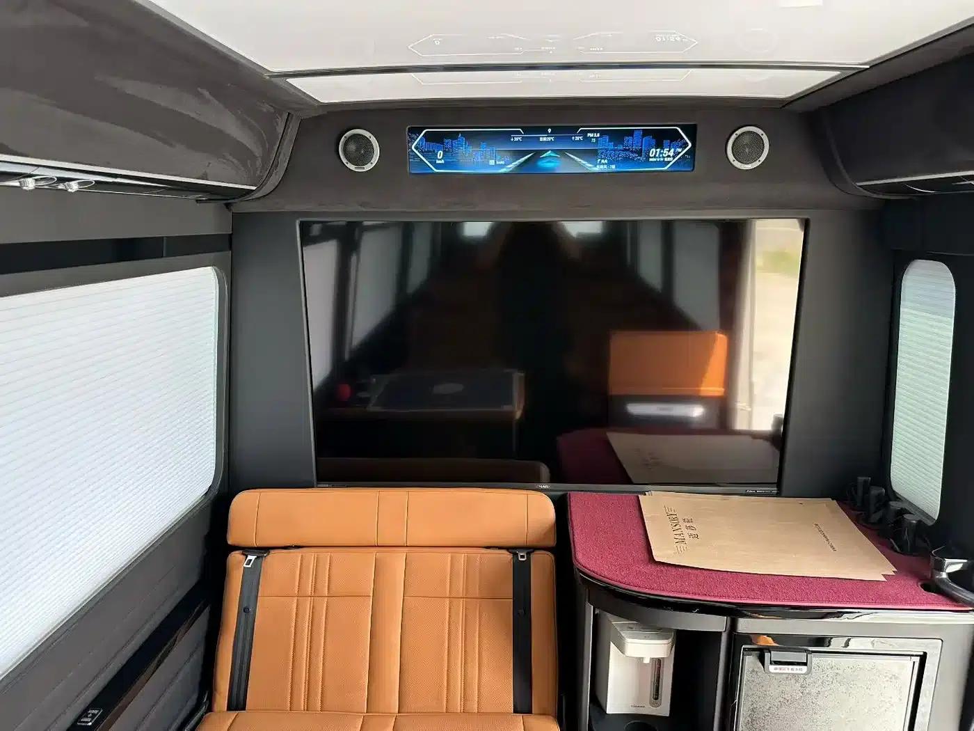 Hongqi Golden Sunflower Guoyue 2024 3.0T Business Edition 12-seater — миниатюра 7