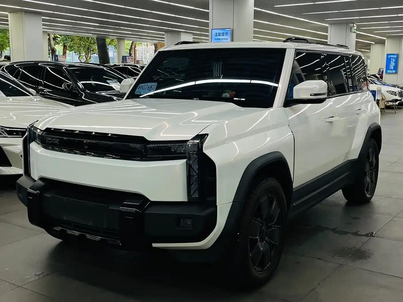 iCAR 03T 2024 Model 520km Two-Wheel Drive Long Range Version — миниатюра 1