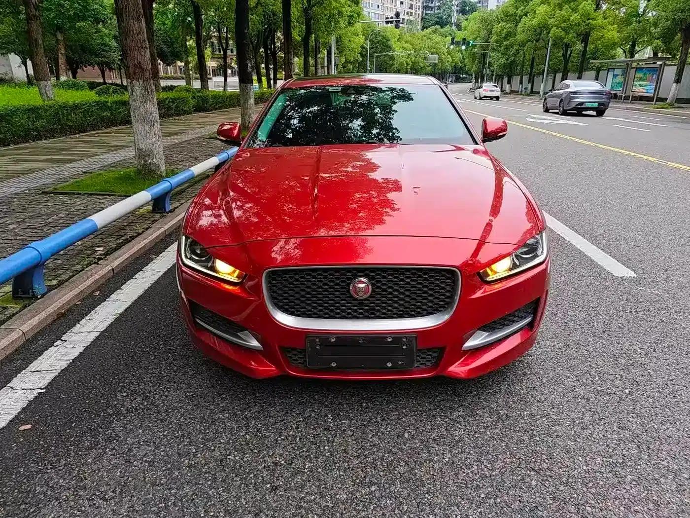 Jaguar XE 2015 2.0T 200PS R-Sport — миниатюра 2