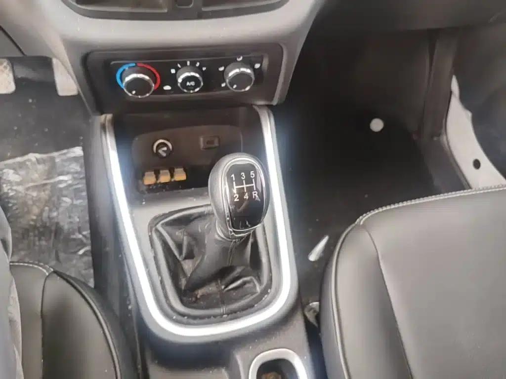 Golden Lion M Classic 2023 Model 1.5L Touring Lion Bus (5/6/7 Seats) — миниатюра 14
