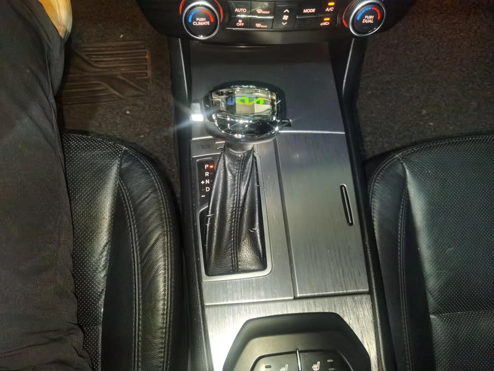 Kia Cadenza 2012 2.4L Elite Edition — миниатюра 14