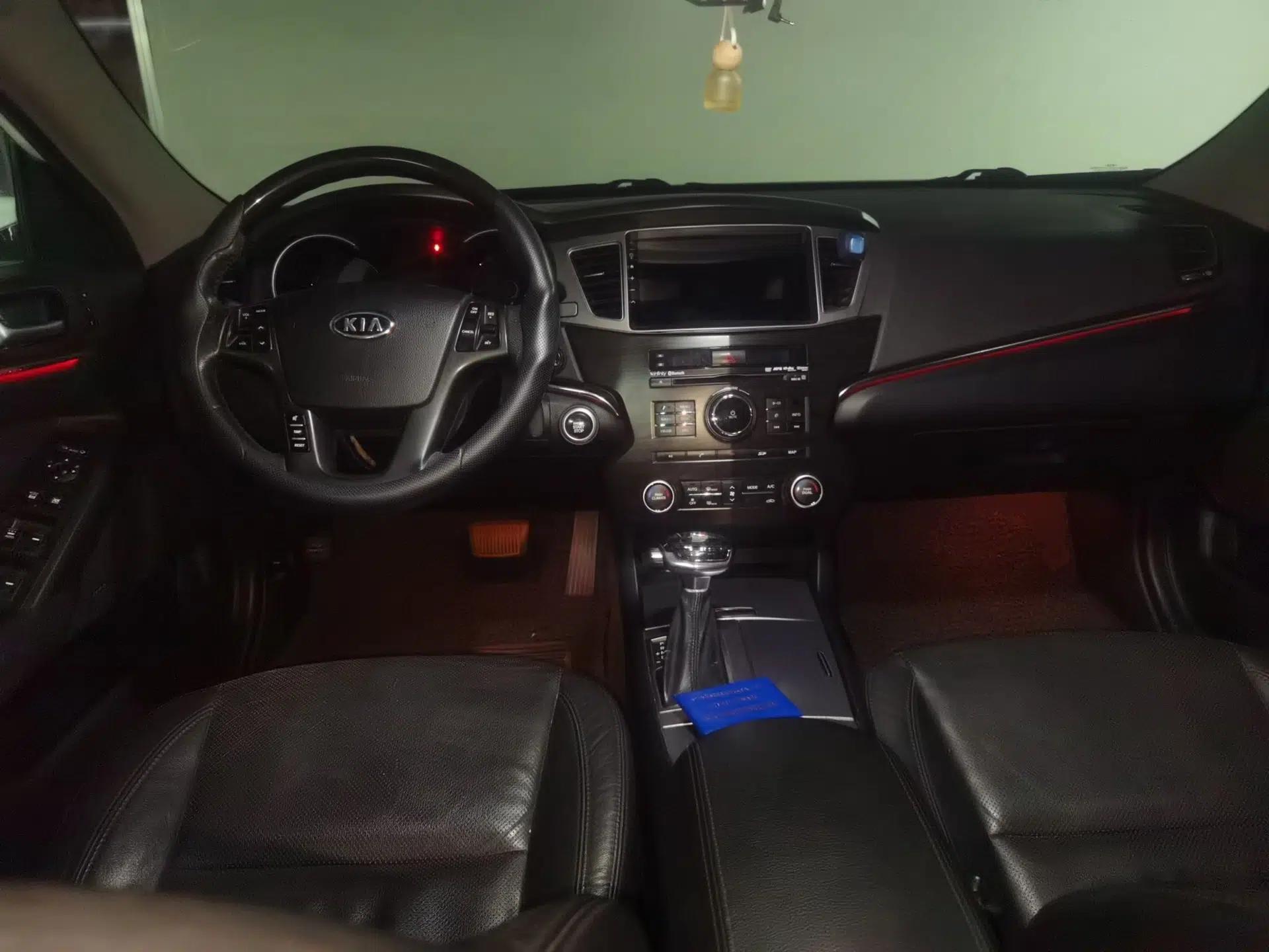 Kia Cadenza 2012 2.4L Elite Edition — миниатюра 9