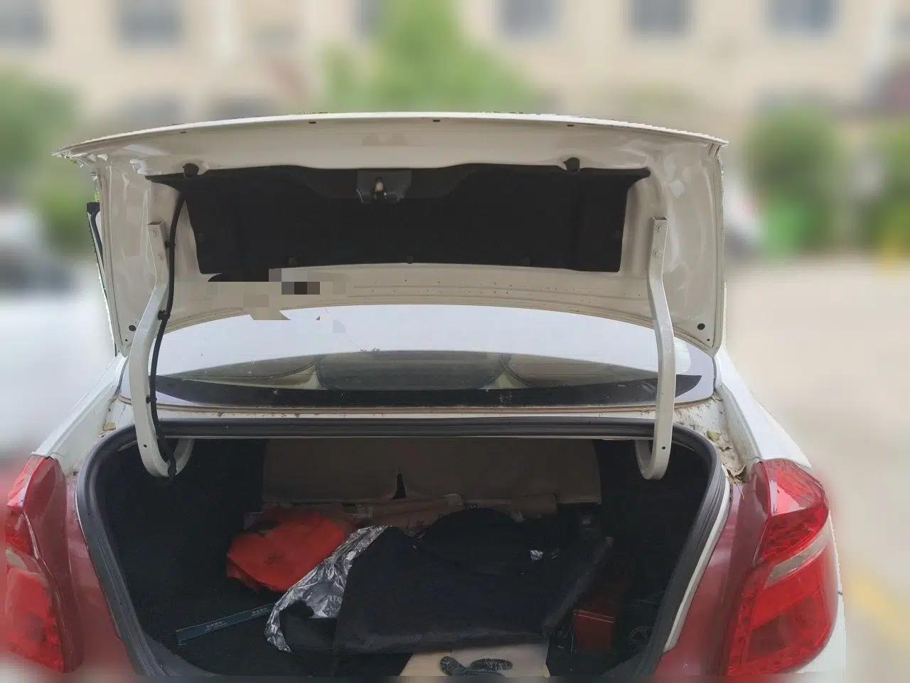 Chery E3 2013 1.5L Manual ZhiShang Model — миниатюра 19
