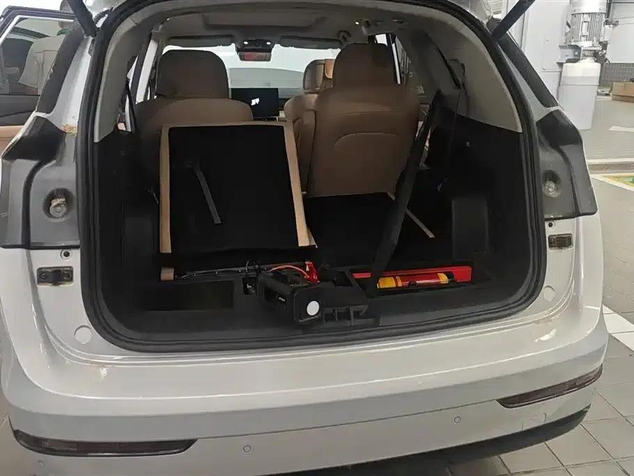 Jetour Mountain & Sea L9 2025 1.5TD 2DHT Flagship Edition 6-seater — миниатюра 4