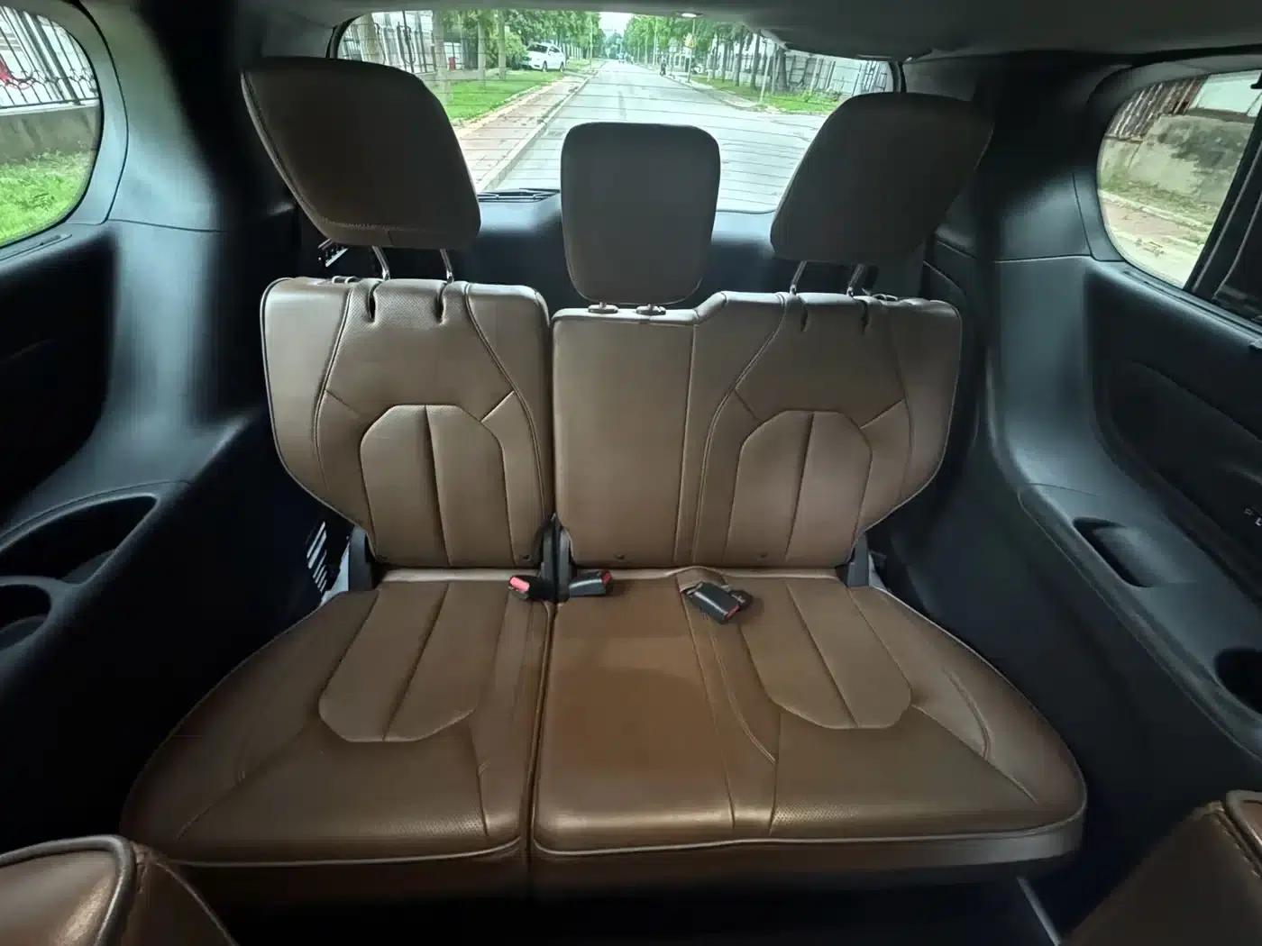 2017 Imported Grand Voyager 3.6L Premium Edition — миниатюра 24