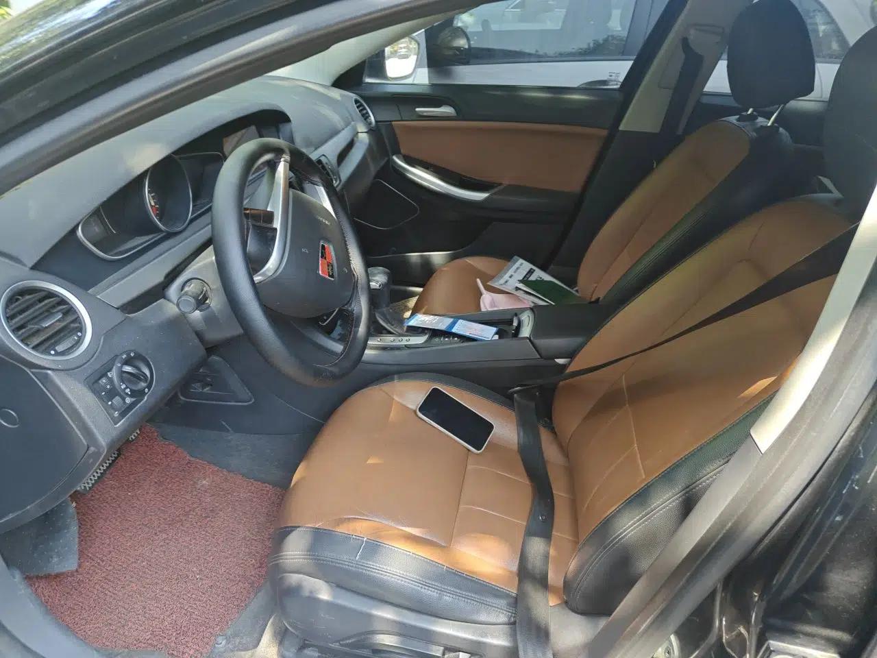 Roewe e550 2016 Deluxe Edition — миниатюра 15