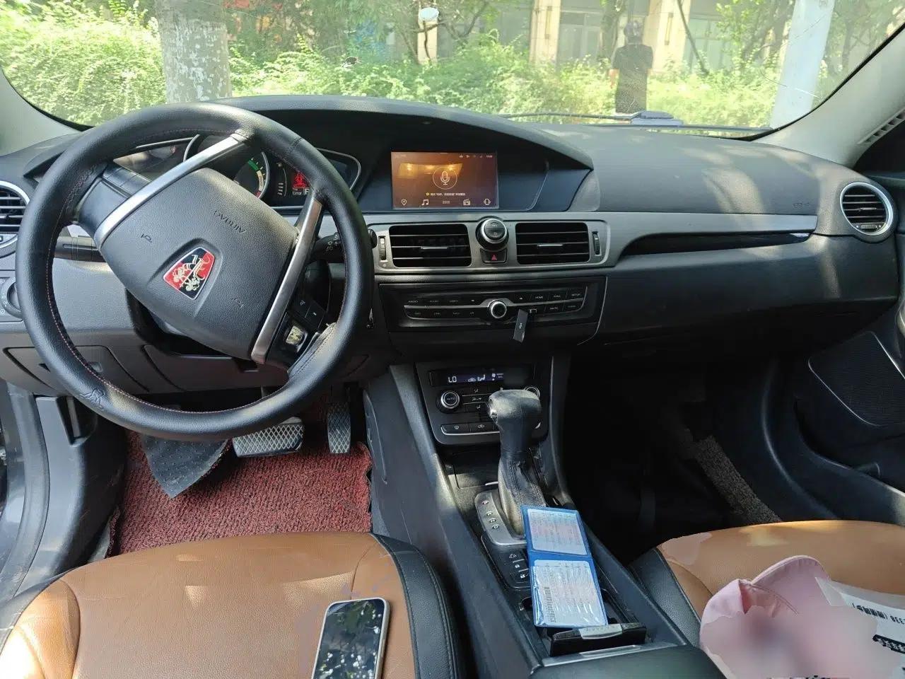 Roewe e550 2016 Deluxe Edition — миниатюра 9