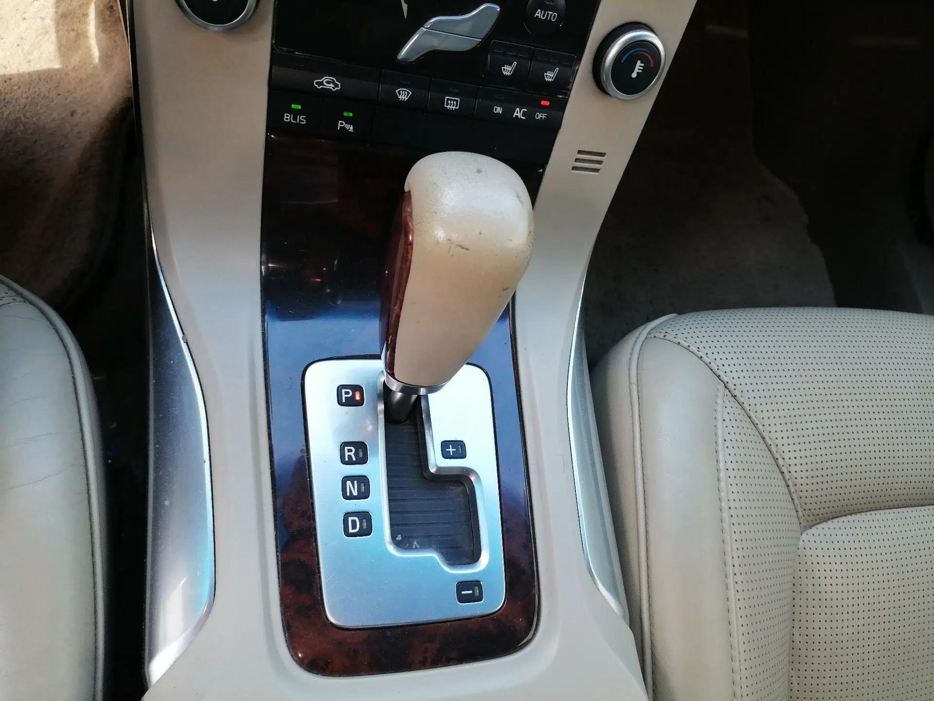 Volvo S80L 2011 2.0T ZhiZun Edition — миниатюра 14