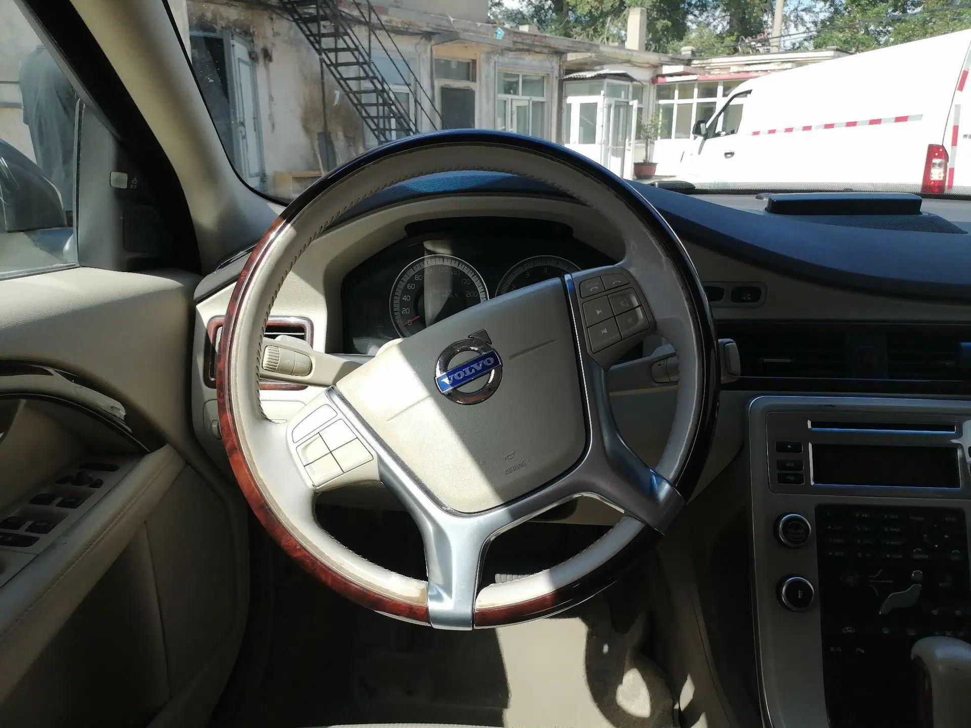 Volvo S80L 2011 2.0T ZhiZun Edition — миниатюра 10