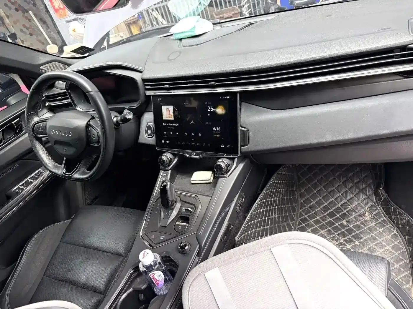 Lynk & Co 01 EM-P 2021 1.5TD PHEV Halo — миниатюра 5