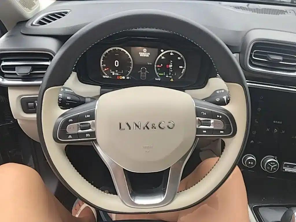 Lynk & Co 02 PHEV 2019 1.5T Pro — миниатюра 11