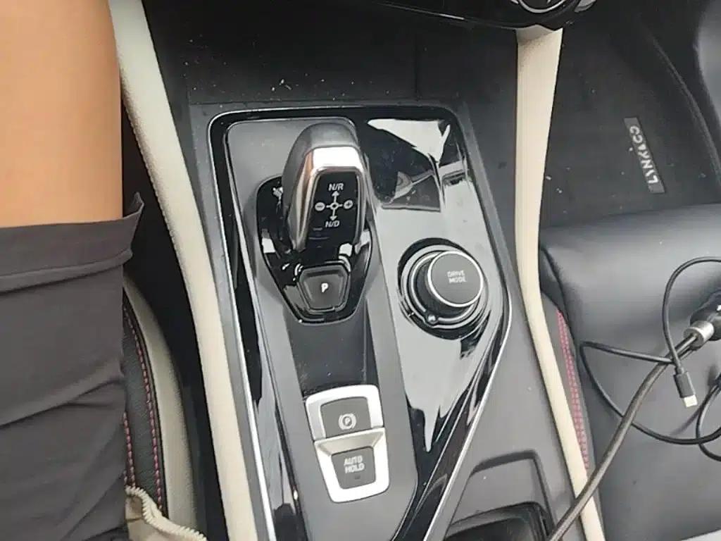 Lynk & Co 02 PHEV 2019 1.5T Pro — миниатюра 14
