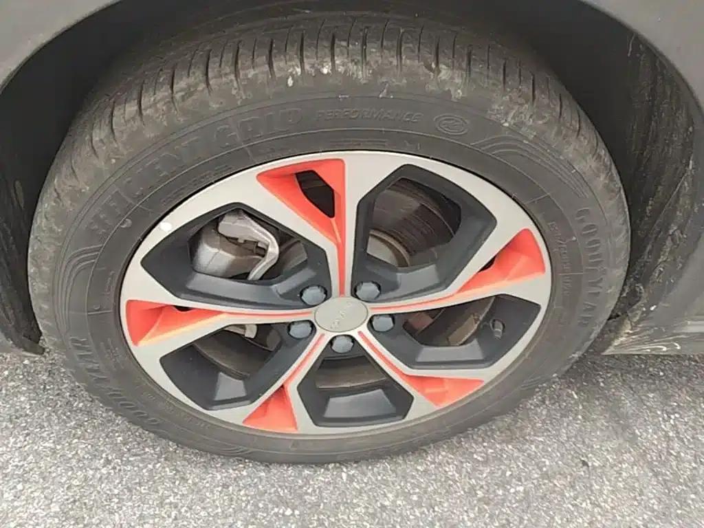 Lynk & Co 02 PHEV 2019 1.5T Pro — миниатюра 23