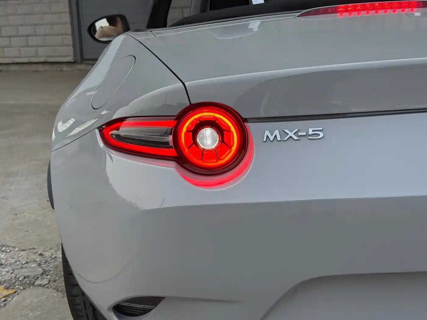 Mazda MX-5 2025 2.0L Manual — миниатюра 12