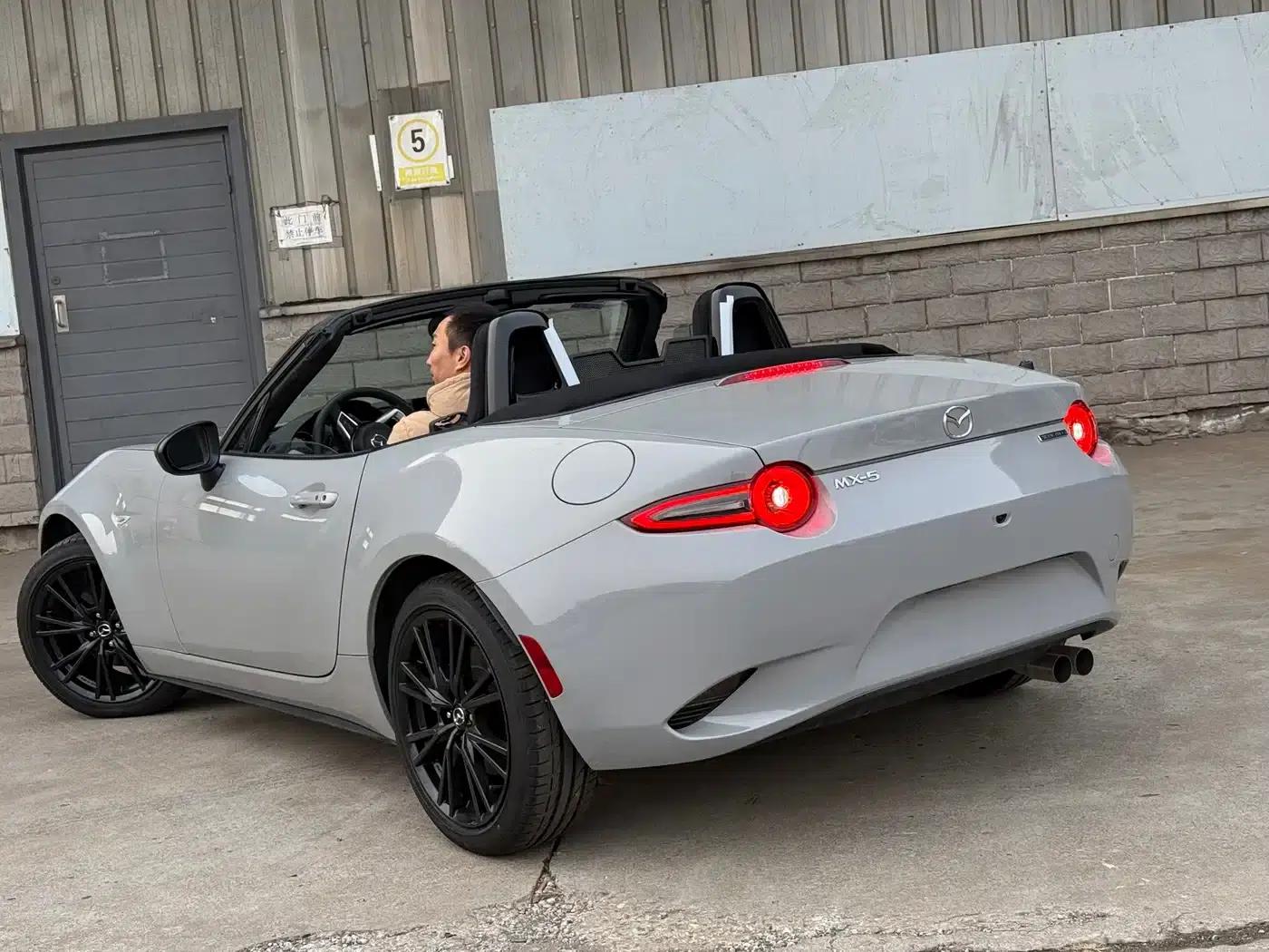 Mazda MX-5 2025 2.0L Manual — миниатюра 4