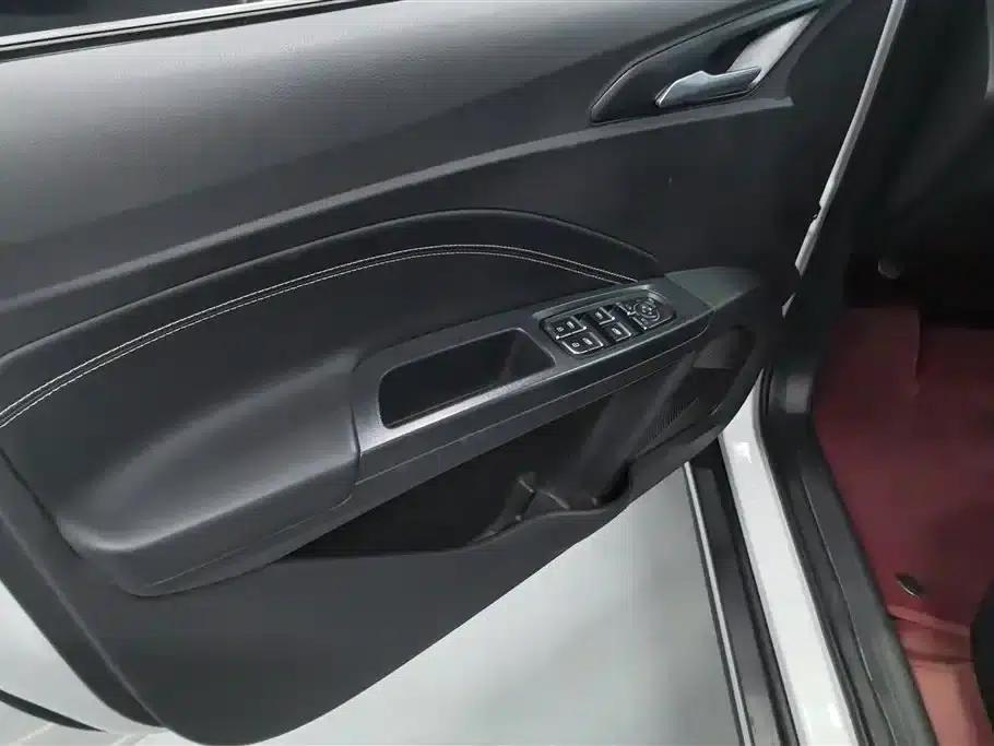 Nezha AYA 2023 Facelift 401 Lite — миниатюра 7