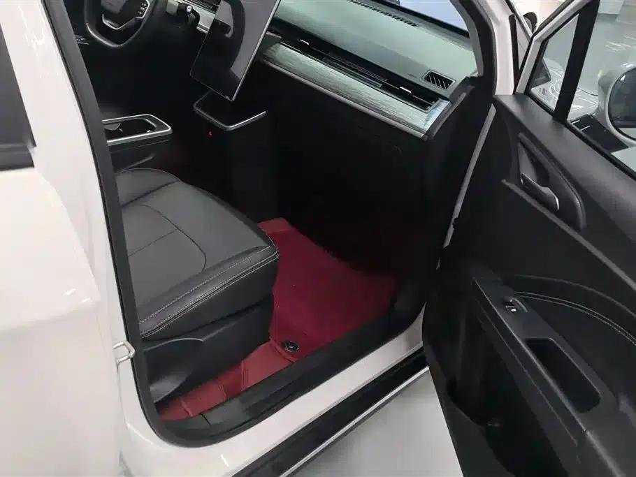 Nezha AYA 2023 Facelift 401 Lite — миниатюра 8