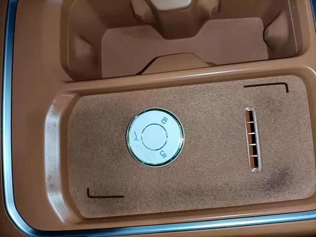 Nezha L 2024 Range Extender 310 Flash Charge Red Edition — миниатюра 9