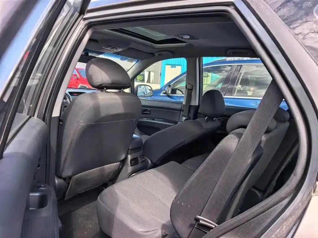 Carens 2011 2.0L 7-seater Automatic Standard Edition — миниатюра 8