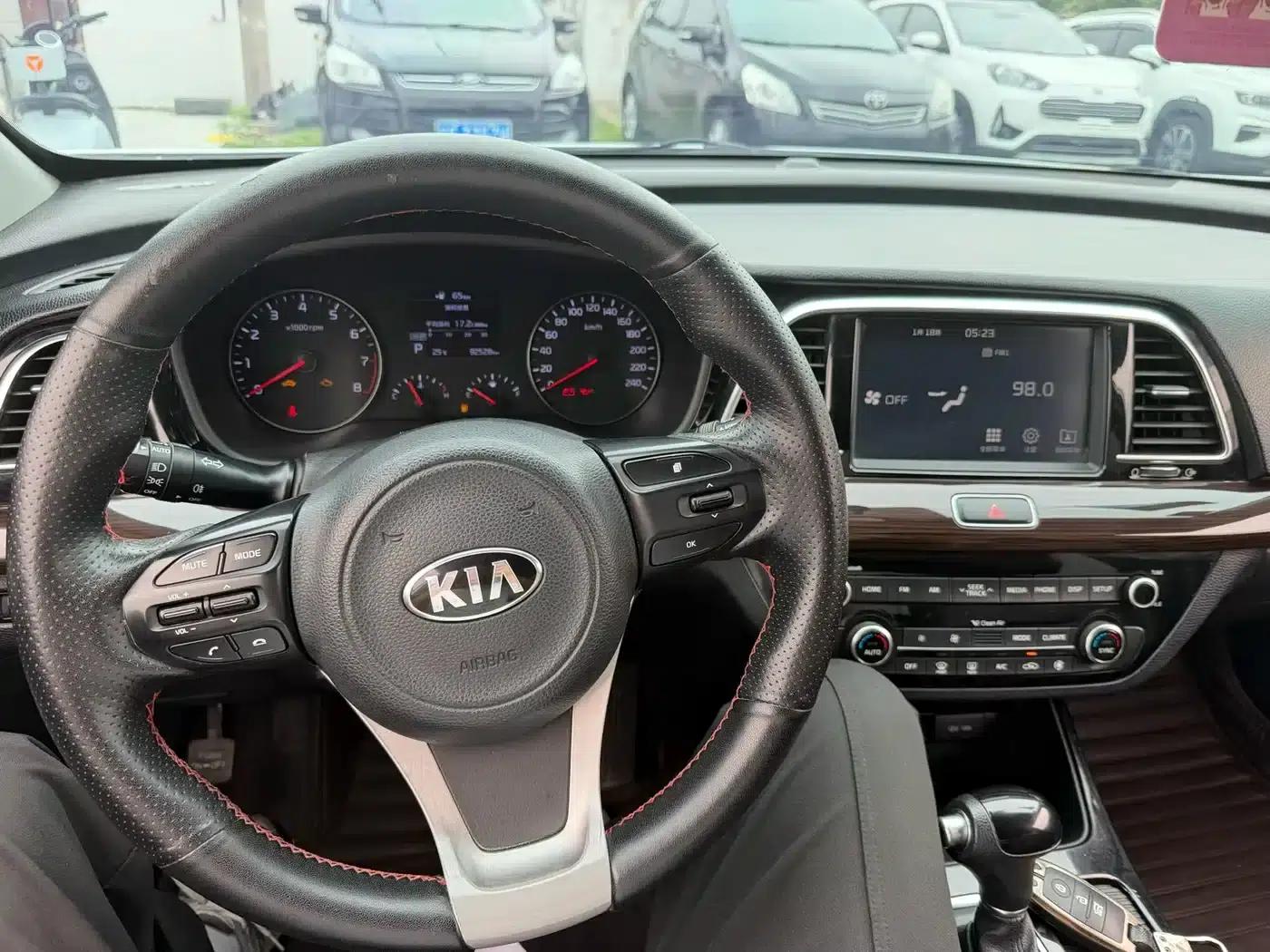 K5 2017 1.8L Automatic GLS — миниатюра 4