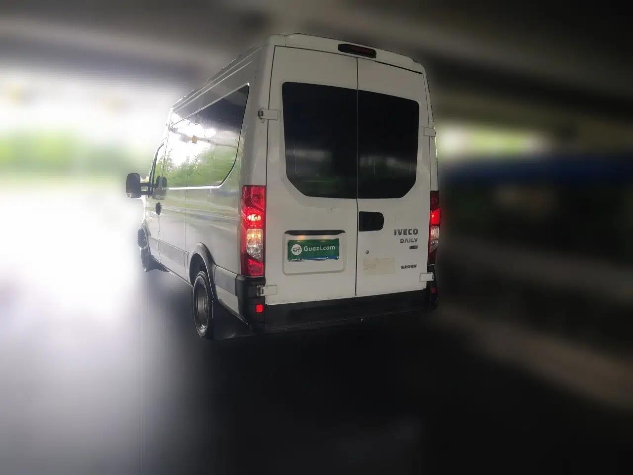 Iveco Eurocargo 2020 2.3T Manual Super Rui Long Wheelbase Short Overhang High Roof High Performance F1A — миниатюра 4