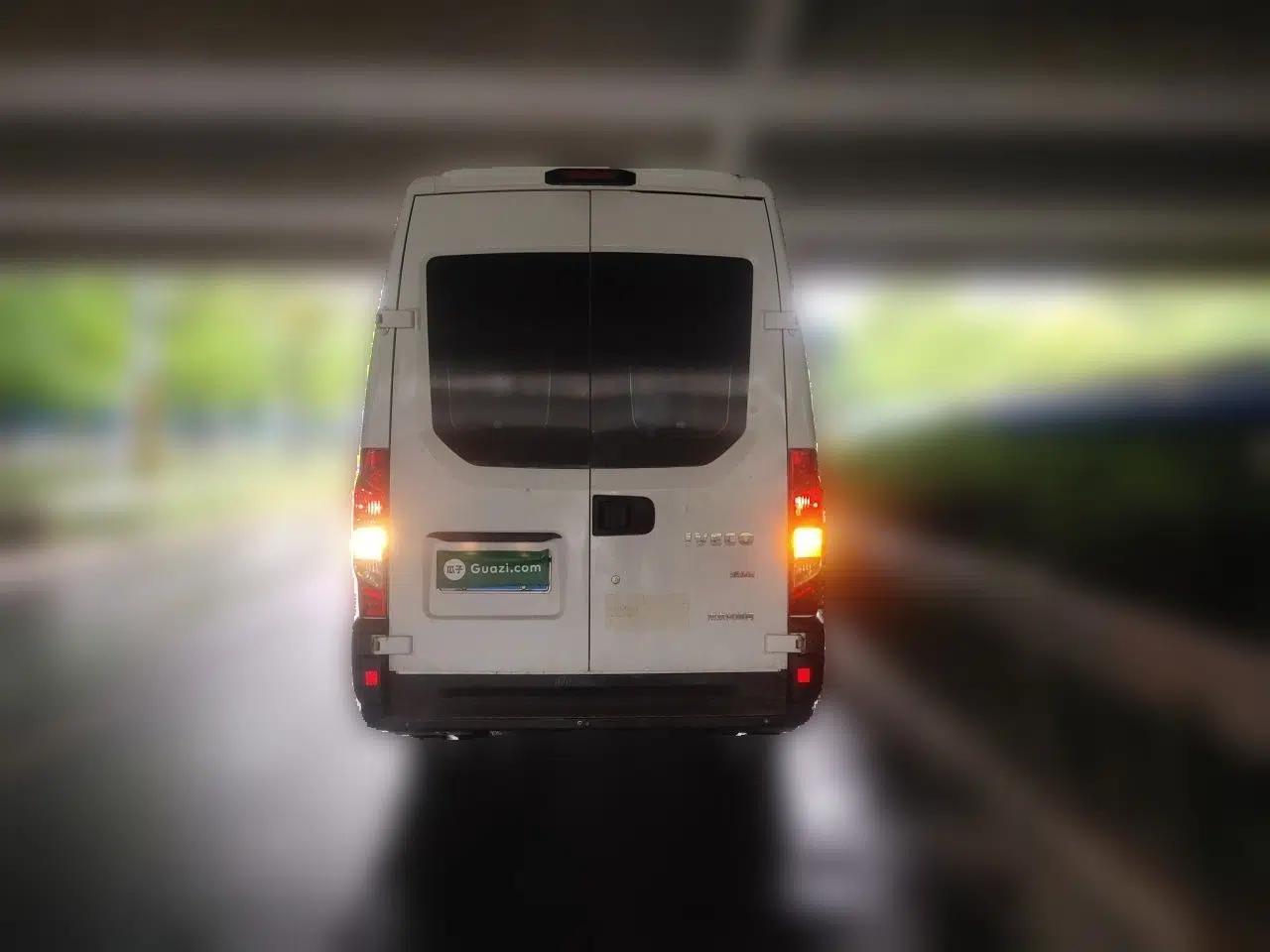 Iveco Eurocargo 2020 2.3T Manual Super Rui Long Wheelbase Short Overhang High Roof High Performance F1A — миниатюра 5