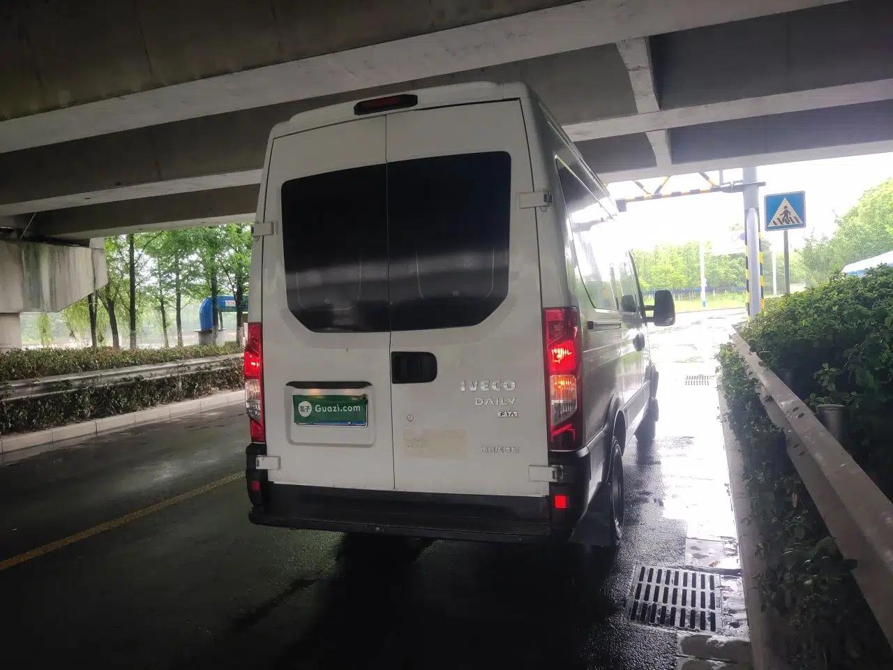 Iveco Eurocargo 2020 2.3T Manual Super Rui Long Wheelbase Short Overhang High Roof High Performance F1A — миниатюра 6