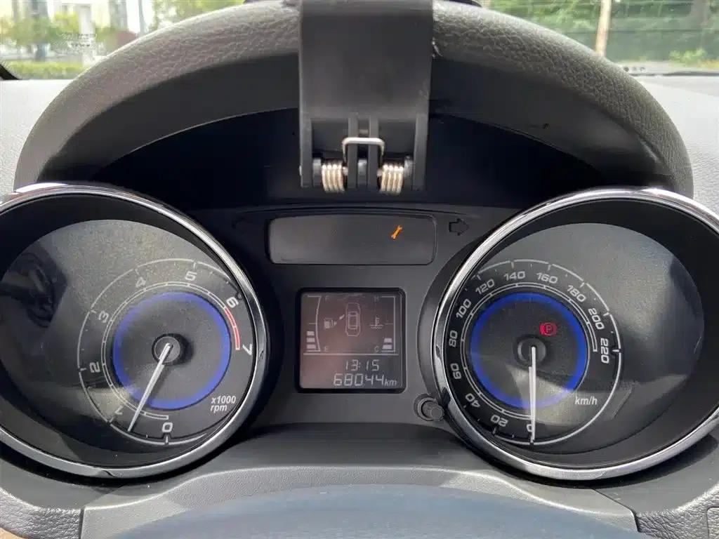 Chery E3 2015 1.5L Manual Smart Edition — миниатюра 17