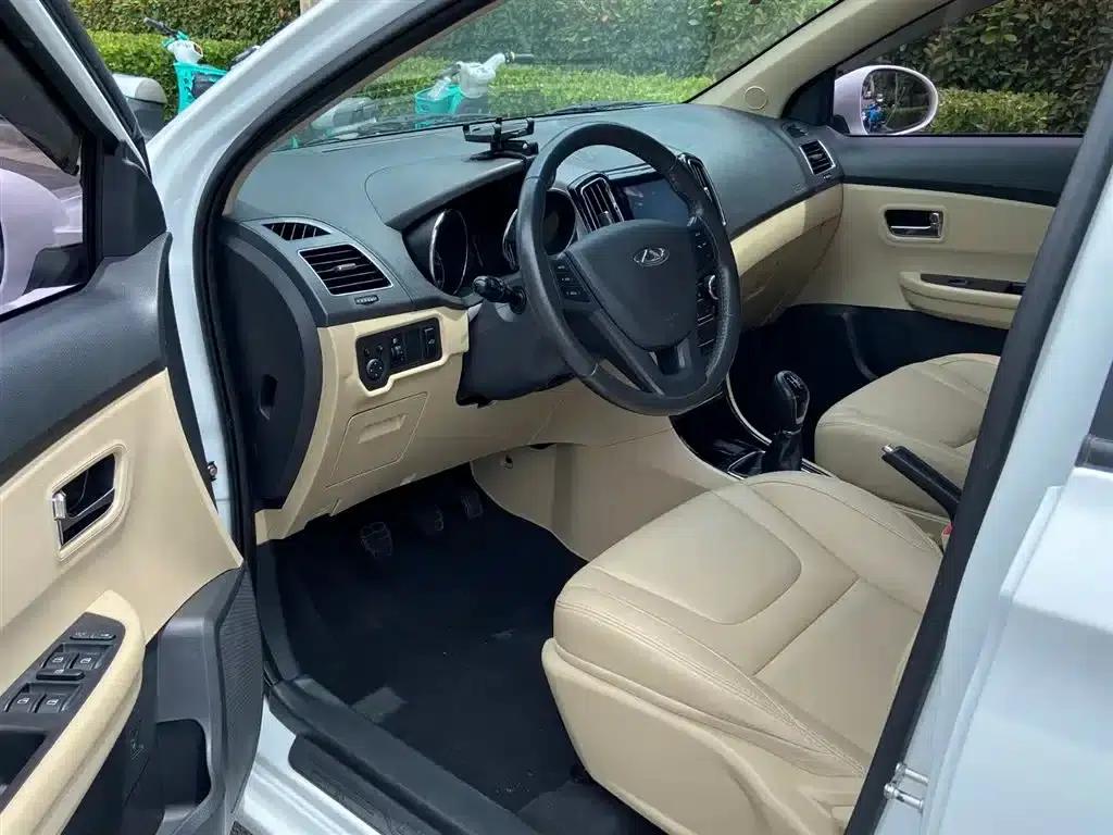 Chery E3 2015 1.5L Manual Smart Edition — миниатюра 4