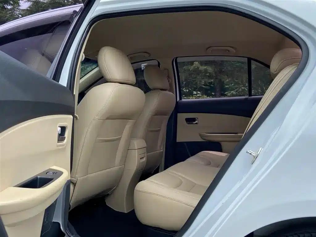 Chery E3 2015 1.5L Manual Smart Edition — миниатюра 5
