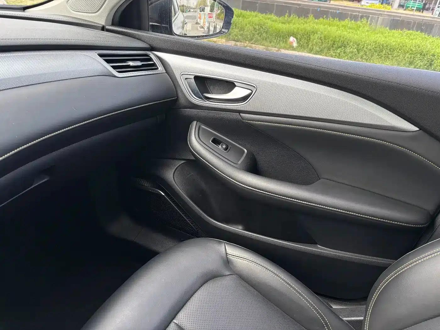 Roewe i6 MAX 2020 300TGI Automatic Cool and Intelligent Driving Edition — миниатюра 17