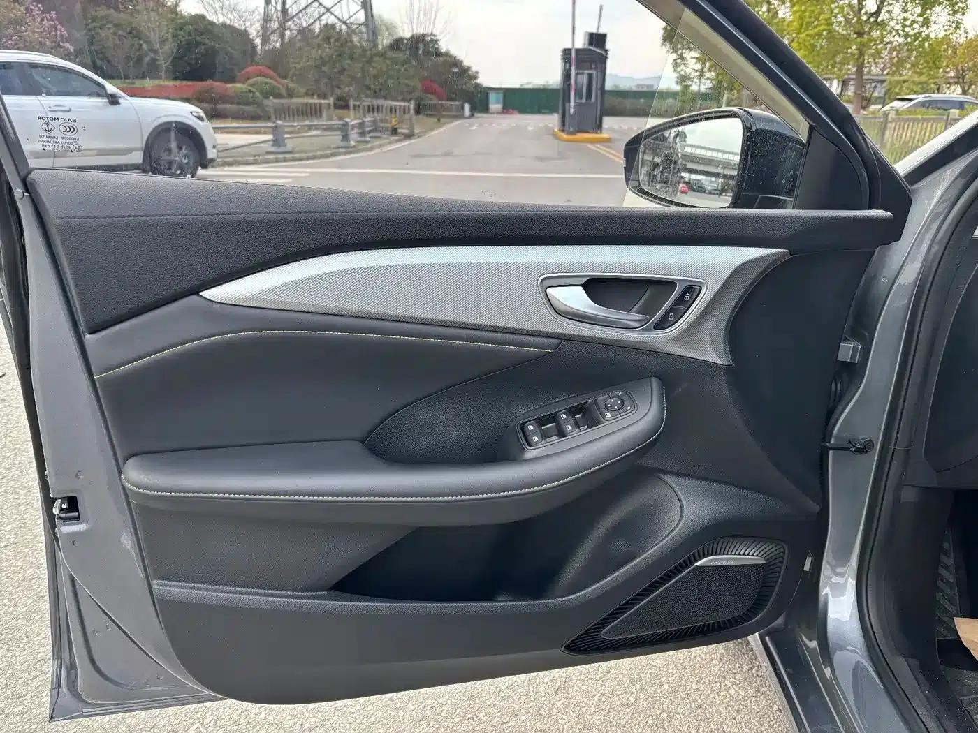 Roewe i6 MAX 2020 300TGI Automatic Cool and Intelligent Driving Edition — миниатюра 10