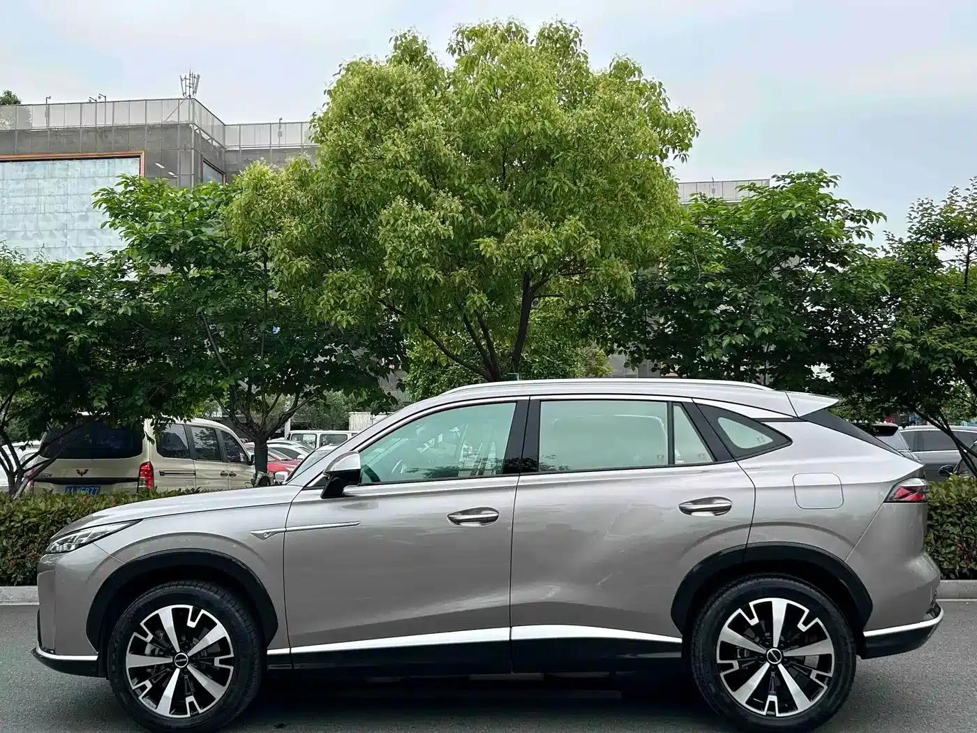 Roewe D5X DMH 2024 135 Flagship Edition — миниатюра 16