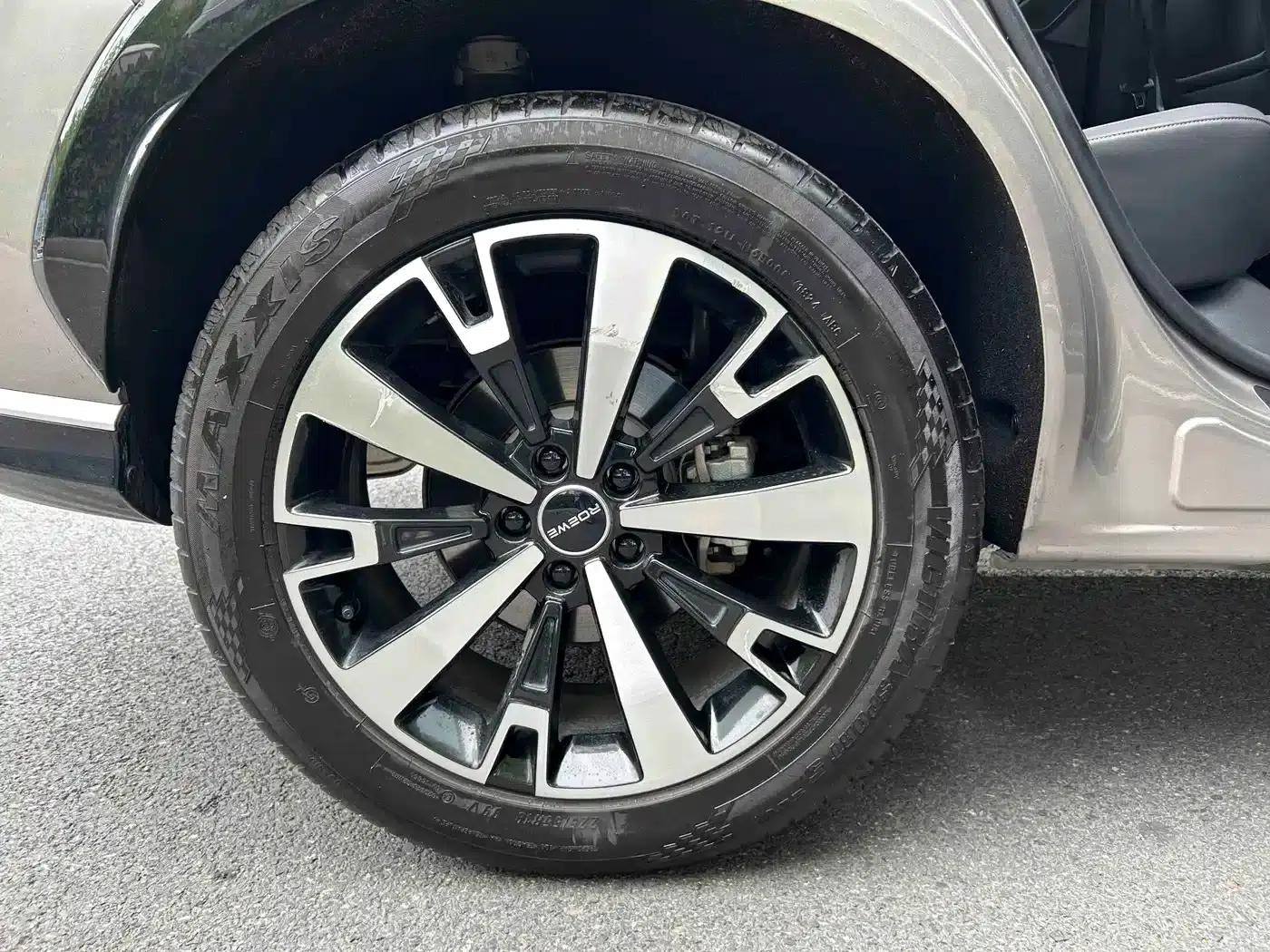 Roewe D5X DMH 2024 135 Flagship Edition — миниатюра 6