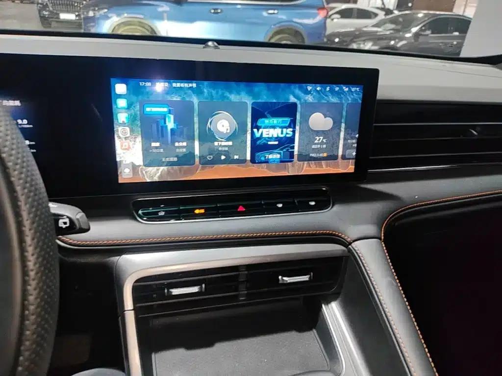 Roewe D5X DMH 2024 Model 135 Luxury Edition — миниатюра 13