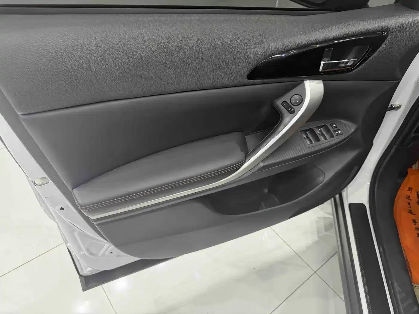 Eclipse Cross 2021 1.5T CVT 2WD Dream Edition — миниатюра 9