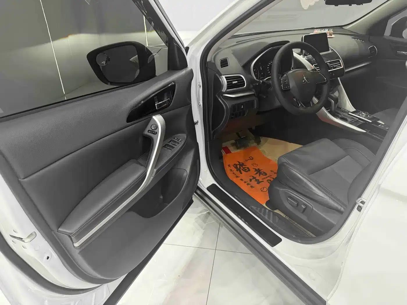 Eclipse Cross 2021 1.5T CVT 2WD Dream Edition — миниатюра 10