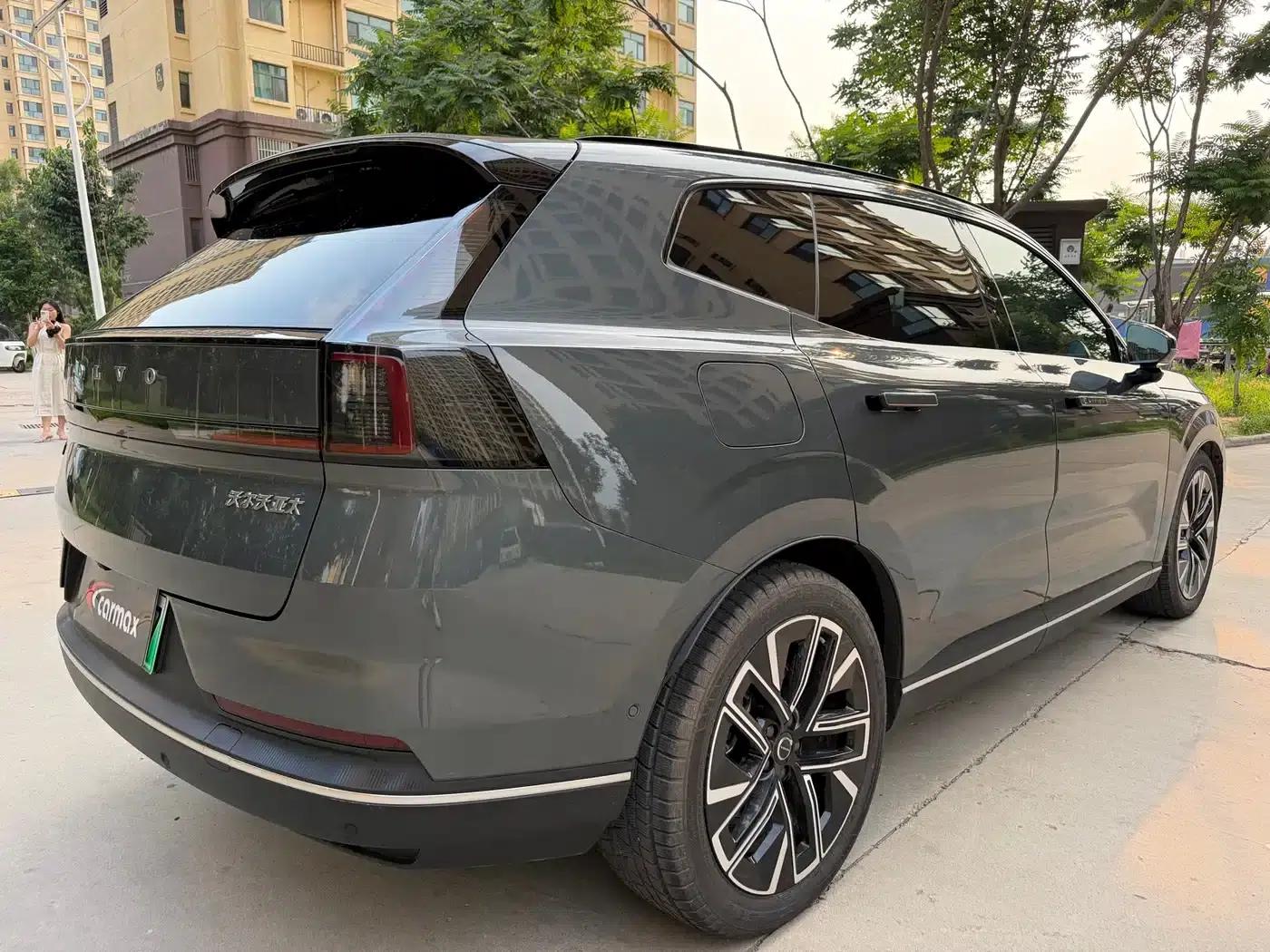 2026 Volvo XC70 Plug-in Hybrid, All-Wheel Drive, Long Range Core — миниатюра 9