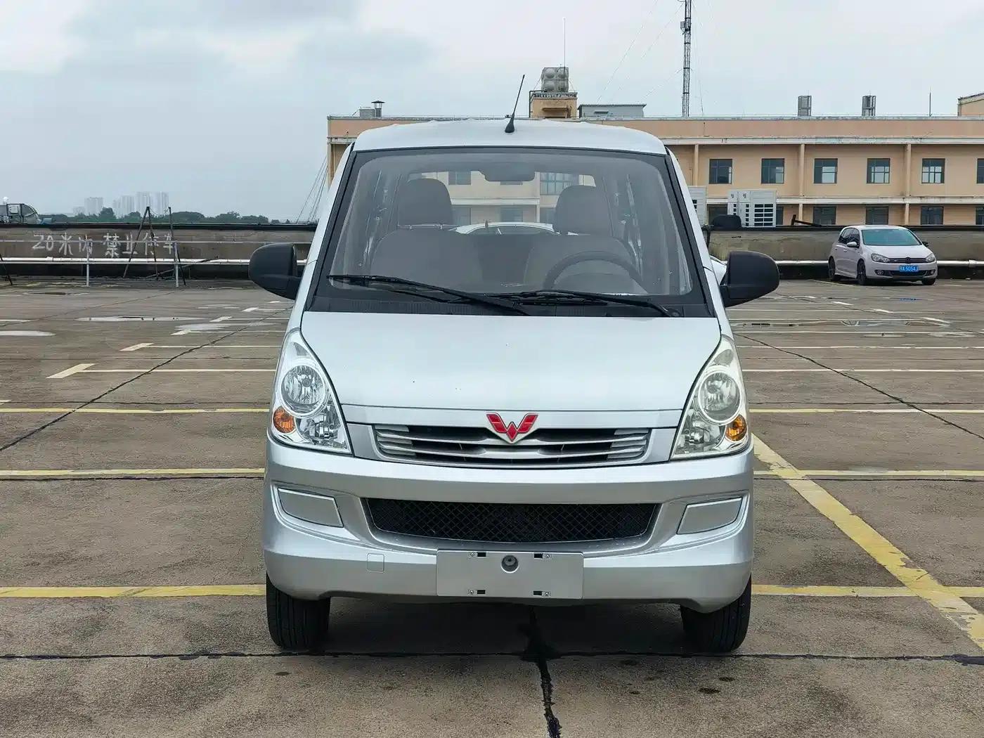 Wuling Rongguang S 2022 1.2L Standard Air-Conditioned 5-Seater LSI — миниатюра 1