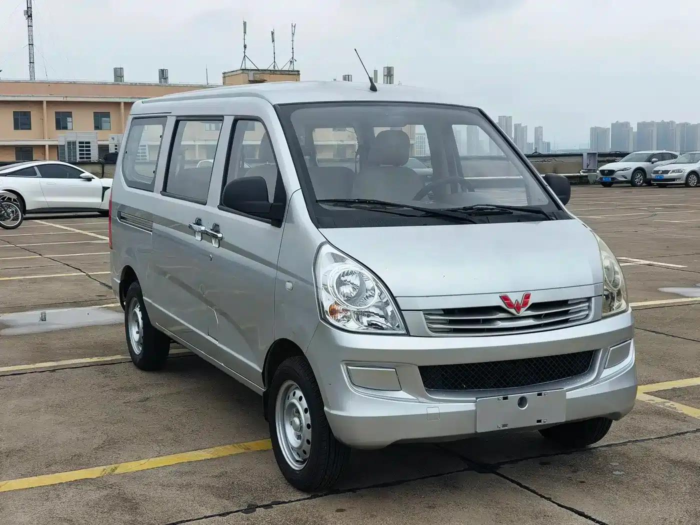 Wuling Rongguang S 2022 1.2L Standard Air-Conditioned 5-Seater LSI — миниатюра 2