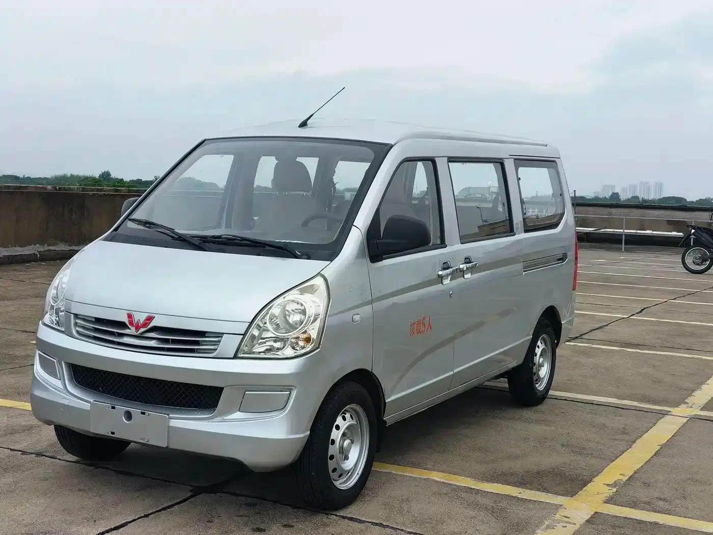 Wuling Rongguang S 2022 1.2L Standard Air-Conditioned 5-Seater LSI — миниатюра 3