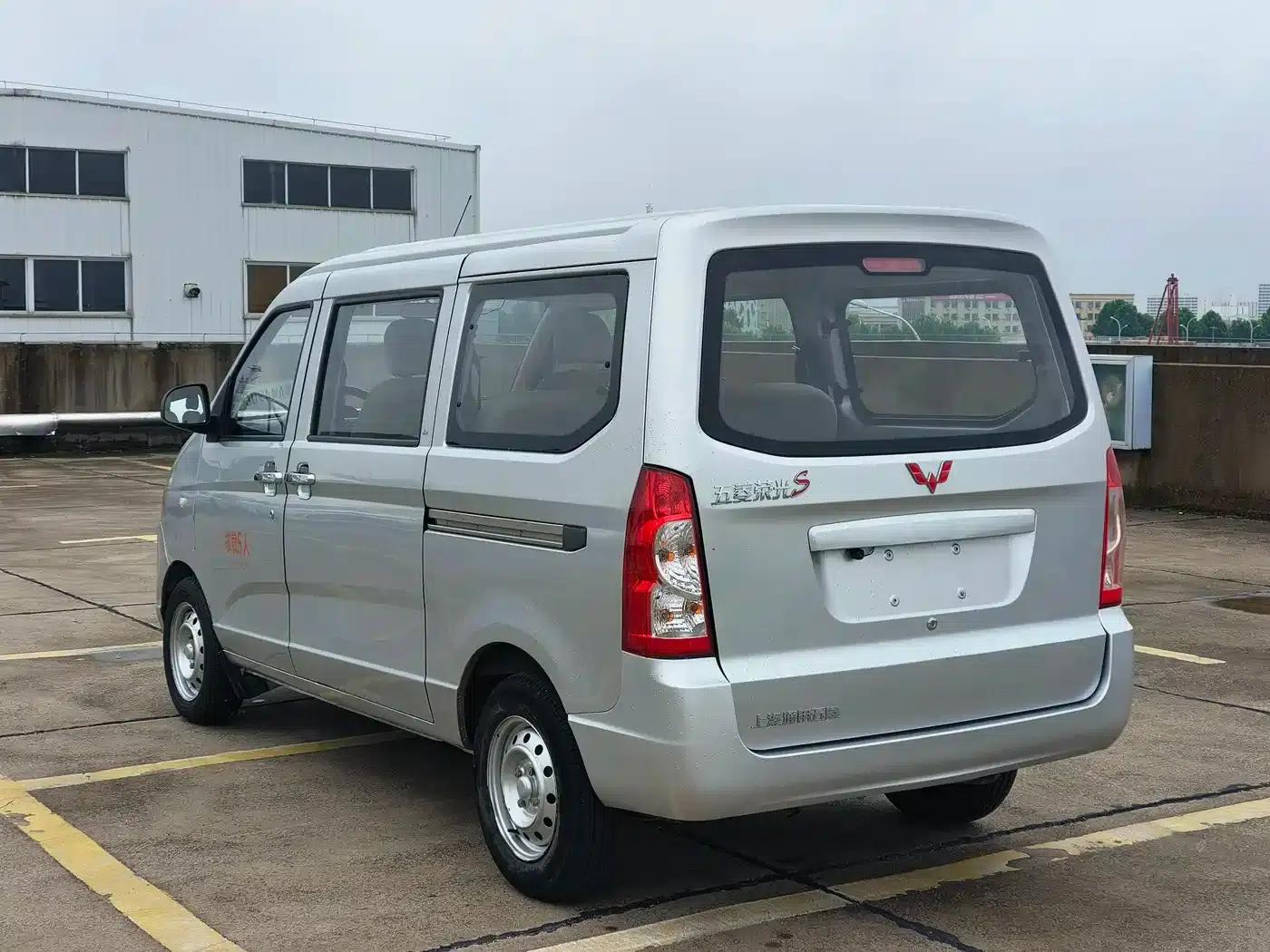 Wuling Rongguang S 2022 1.2L Standard Air-Conditioned 5-Seater LSI — миниатюра 6