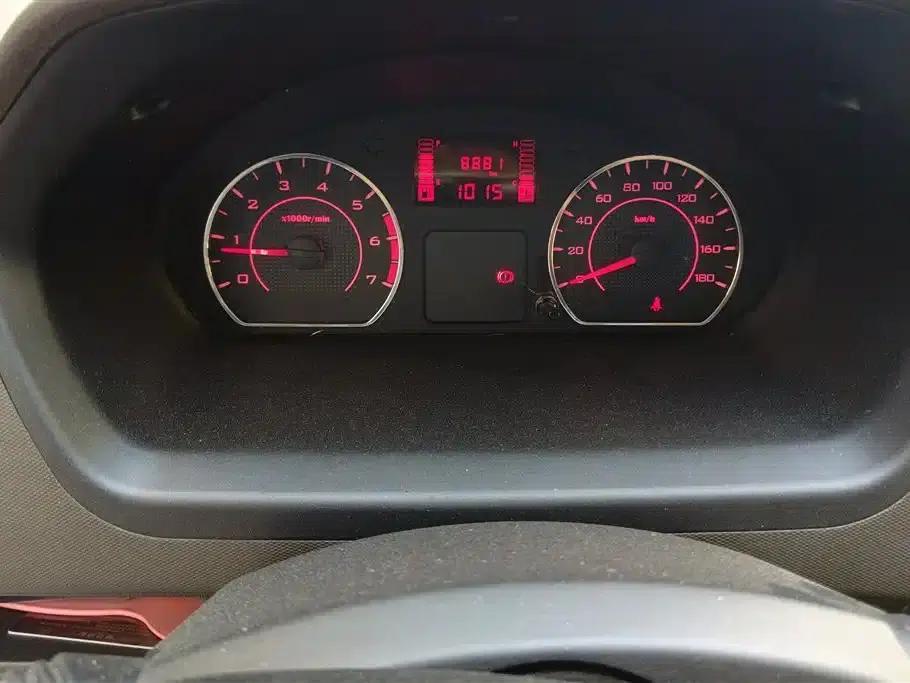 Wuling Rongguang S 2023 1.5L Basic Model 5/7 Seats — миниатюра 14