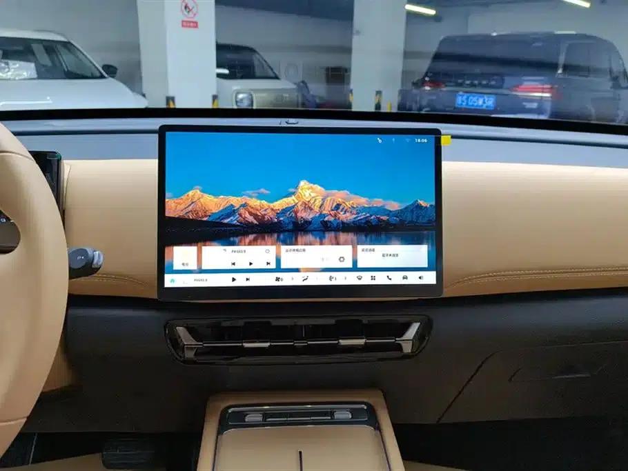 Starlight 560 New Energy 2026 Plug-in Hybrid 125km/h Luxury Model — миниатюра 13