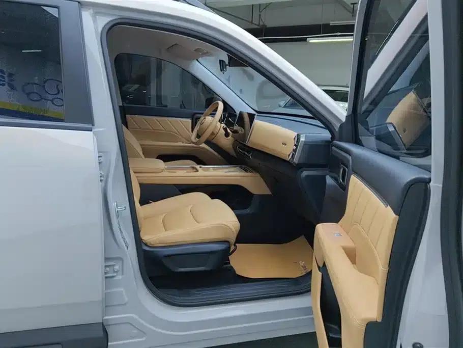 Starlight 560 New Energy 2026 Plug-in Hybrid 125km/h Luxury Model — миниатюра 8