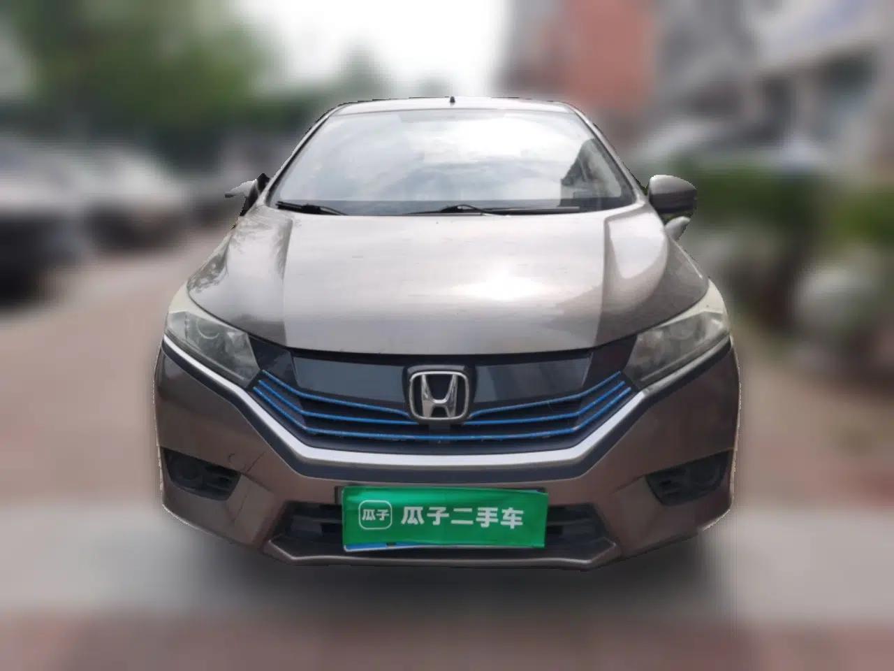 Honda Greiz 2016 1.5L Manual Classic Edition — миниатюра 2